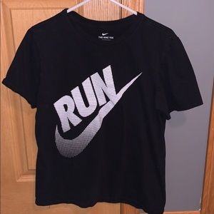 ACTIVE WEAR NIKE SHORT SLEEVE 🌟🌟🌟